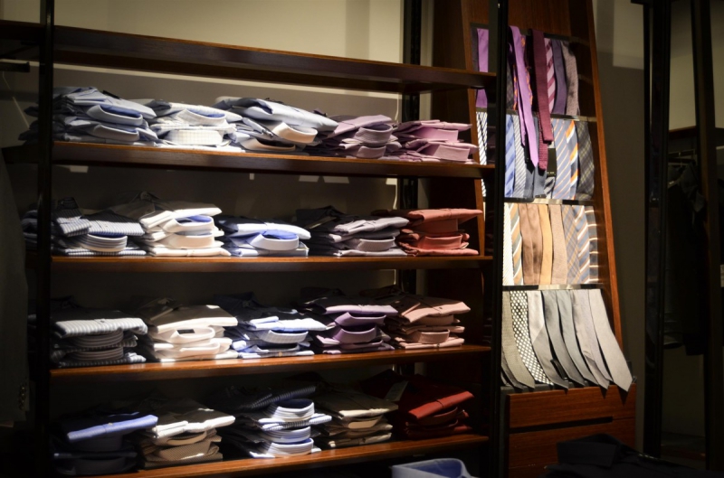 ecommerce-CABASSE-min_shirts_exhibition_shop_shopping_shelf_buy_business_clothing-940715